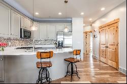 Beautifully Remodeled Black Rock Ridge Townhome with Ski Run Views