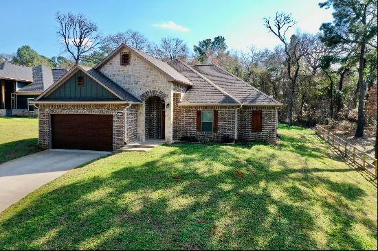 Great Waterview Home Near Lake Palestine in Quiet Neighborhood