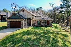 Great Waterview Home Near Lake Palestine in Quiet Neighborhood