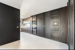 Flat, 4 bedrooms, for Sale