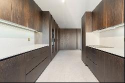 Flat, 4 bedrooms, for Sale