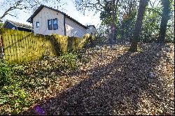 Vacant Lot Tucked Away in Joyland Park