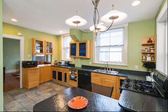 37 Lee Street, Cambridge, MA 02139