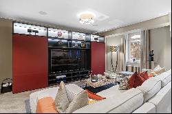 An exquisite two-bedroom apartment in the heart of Knightsbridge