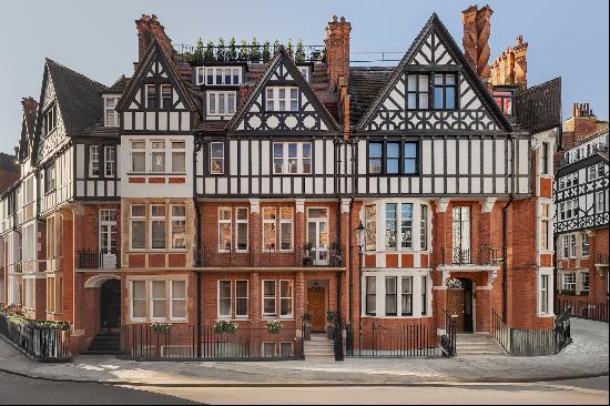 Luxurious art-deco eight storey townhouse with a roof terrace