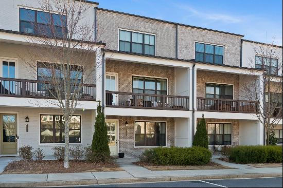 Beautiful Like-new Townhome in Desirable North Fulton Community