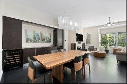 Stunning, sophisticated River North townhome