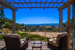 Country Elegance in Geyserville Hills