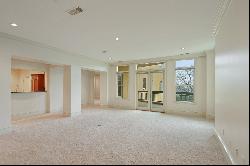 A Rare Spacious Luxurious Buckhead Rental