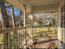 ADORABLE HOUSE FOR SALE ON 3 LOTS IN LAKE PALESTINE NEIGHBORHOOD