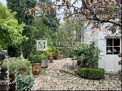 Idyllic farmhouse with outbuildings in the Loire valley with 4 hectares of land