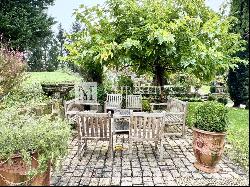 Idyllic farmhouse with outbuildings in the Loire valley with 4 hectares of land