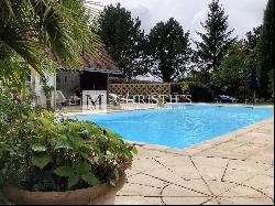 Idyllic farmhouse with outbuildings in the Loire valley with 4 hectares of land