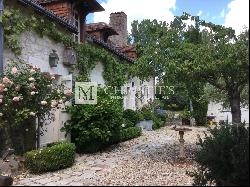 Idyllic farmhouse with outbuildings in the Loire valley with 4 hectares of land