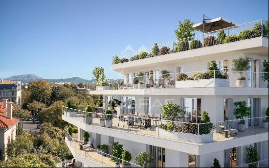 Marseille 8th, Carré d’Or, T5 Apartment with Rooftop