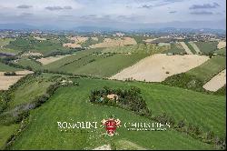 LUXURY VILLA WITH POOL FOR SALE IN MARCHE