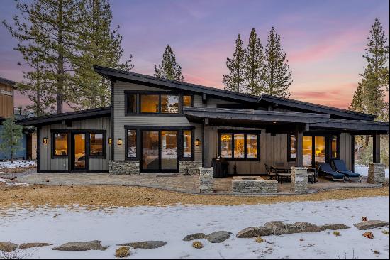 Single-Level Luxury on the 14th Green at Gray’s Crossing