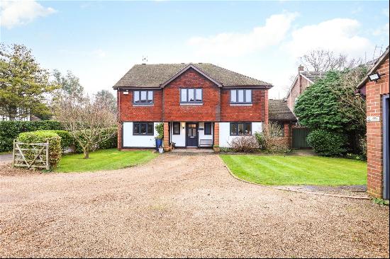 Heathway, East Horsley, Leatherhead, Surrey, KT24 5ET