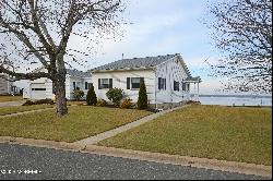 87 Cayuga Avenue, Oceanport NJ 07757