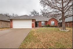 924 Heberle Drive, Burleson TX 76028