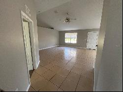 7 Poinsettia Ln, Palm Coast FL 32164