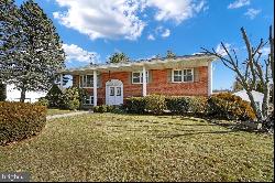 4090 Robinhood Drive, York PA 17408