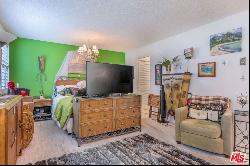 11813 Runnymede Street #14, North Hollywood CA 91605