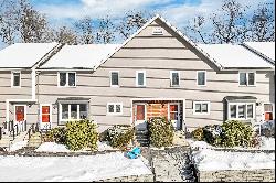 54 Willow Creek Drive, Hudson NH 03051