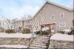 54 Willow Creek Drive, Hudson NH 03051