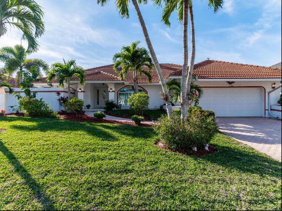 138 N Barfield Drive, Marco Island FL 34145