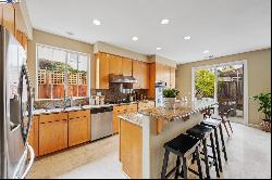 8 El Capitan Ct, Alameda CA 94501