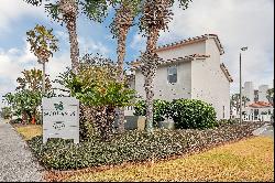 Multi-Level Seagrove Beach Townhouse Overlooking Pool And Steps To The Beach