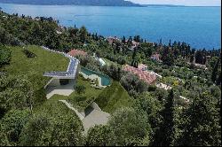 Exclusive Design Villa with swimmingpool and unique panorama over Lake Garda