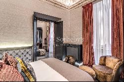 Elegant frescoed residence with views of Piazza Navona