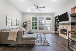 Stunning End Unit Townhome in Convenient Sandy Springs Neighborhood!