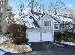 Charming 3-Bedroom Unit in Ridgefield, CT