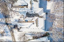 Amesbury Courtyard Townhome