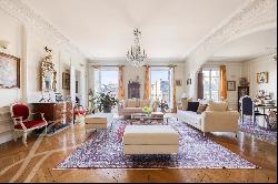 Trocadero / Kléber - Beautiful family and reception apartment with unobstructed view