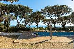 Large property with privacy and sea views in Llavaneres - Costa BCN