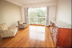 Beautiful Flat apartment recently renovated with terrace and direct park