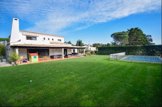 Luxury Villa in an Exclusive Gated Community in Estoril