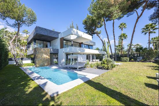 Charming contemporary design villa in Marbella's Golden Mile