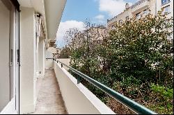 Neuilly-sur-Seine  -  A bright 2-bed apartment with a balcony