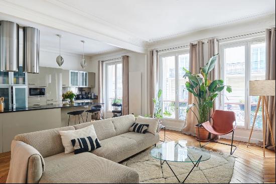 Sale - Apartment Paris 16th (Porte-Dauphine)