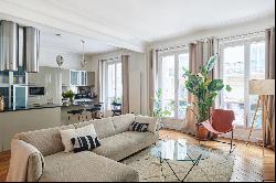 Sale - Apartment Paris 16th (Porte-Dauphine)