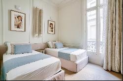 Paris 8th District – A meticulously renovated 3-bed apartment