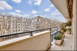 Paris 7th District - 3 bed apartment - Balconies, Eiffel Tower