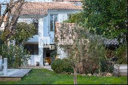 BORDEAUX – STONE HOUSE WITH PARKING AND SWIMMING POOL