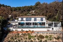 Superb villa in Tourrettes-sur-Loup with swimming pool and panoramic sea view