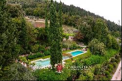 BOUTIQUE WINERY WITH 3.6 HA OF VINEYARDS FOR SALE IN FIESOLE, FLORENCE